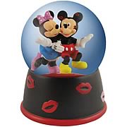 Disney Mickey and Minnie Mouse Lots of Kisses Water Globe
